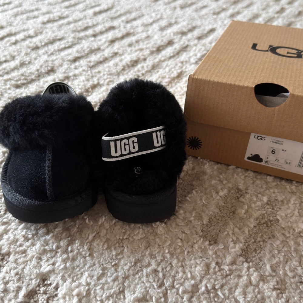NWT UGG Black Funkette